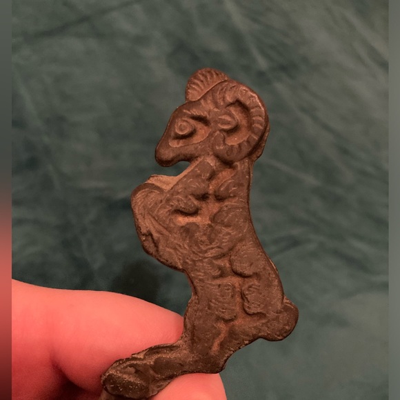 Vintage Metal Bell With Ram Top Detail - Picture 4 of 13